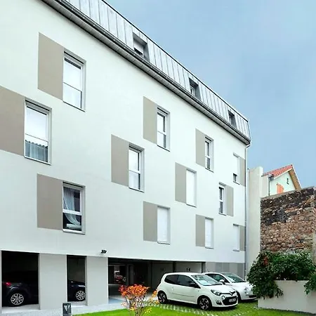 Nemea Centre Aparthotel 3*